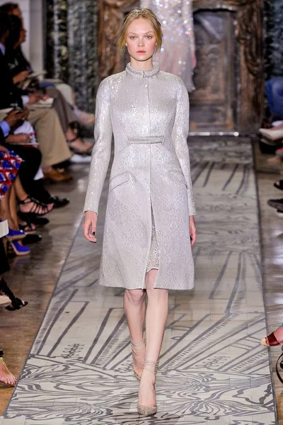 Look 25